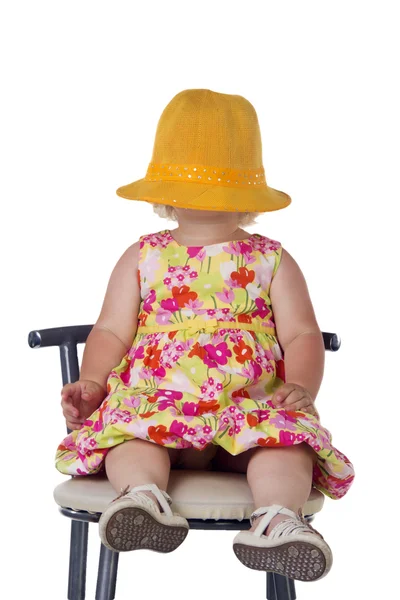 Ritratto di bambina col cappello giallo — Foto Stock