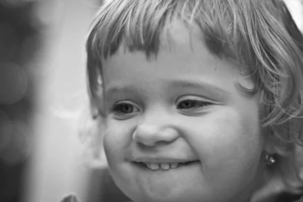 Portrait of beautiful happy little girl — Stock Photo, Image