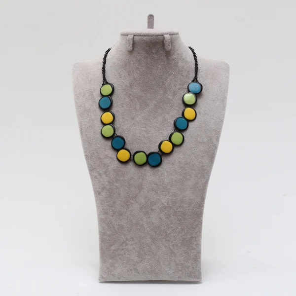 Collar de piedras de colores —  Fotos de Stock