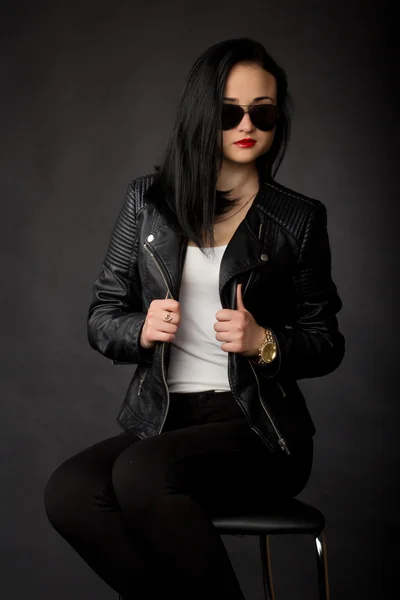 Girl in leather jacket — Stock Photo, Image