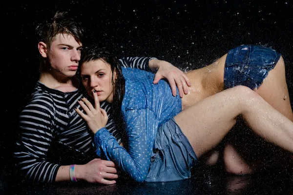 Portrét mladého páru — Stock fotografie