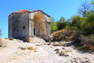 djanike geçerek Türbesi