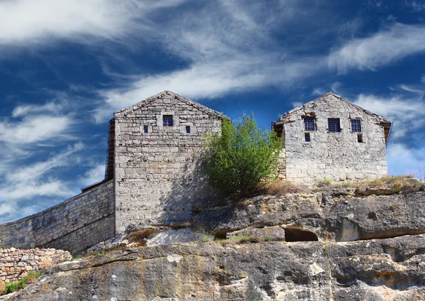 Guarda gli edifici a Chufut-Kale — Foto Stock