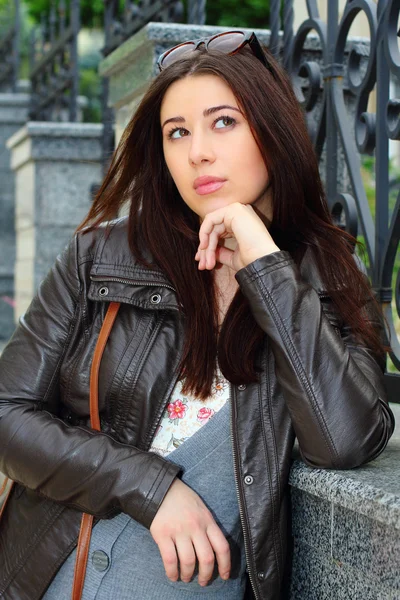 Thoughtful girl — Stock Photo, Image