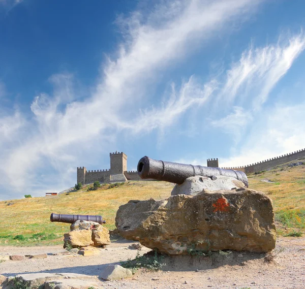 Cannons at Genovese fortress — Stock Photo, Image