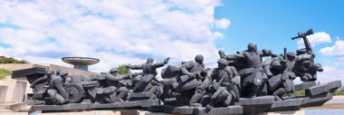 ww2 sırasında Sovyet askerleri için anıt