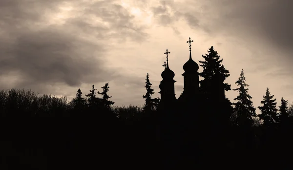 Vue diabolique sur l'église — Photo