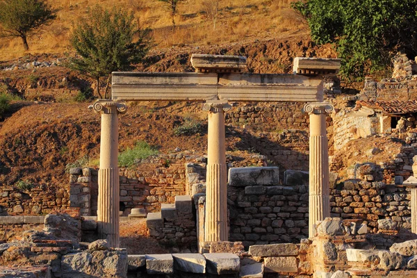 Säulen im Ephesus — Stockfoto