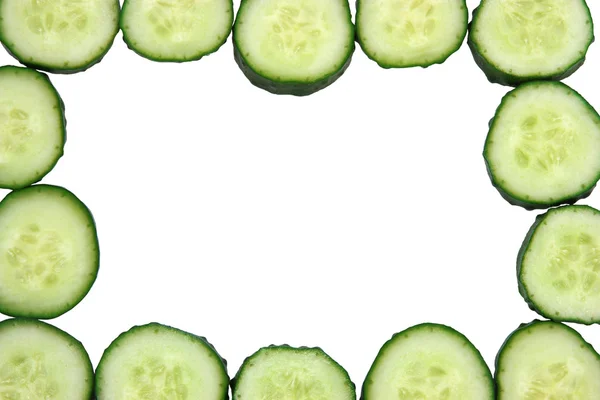 Beyaz arka plan üzerinde izole salatalık ile çerçeveli — Stok fotoğraf