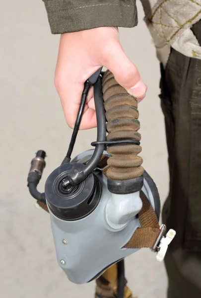 Uniformen, zuurstof masker in zijn hand een militaire piloot — Stockfoto