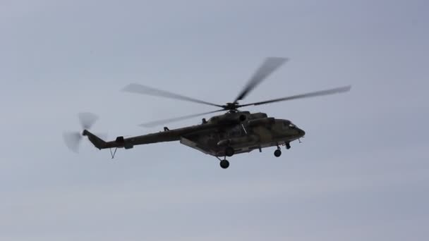 Hubschrauber der russischen Armee mi-8 — Stockvideo