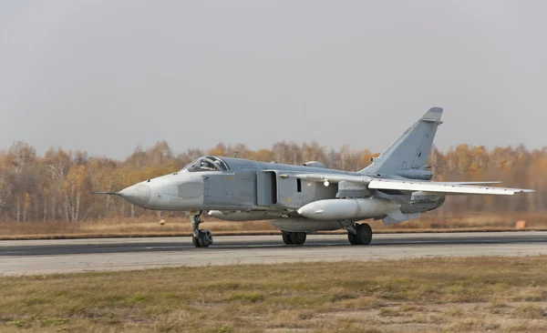 軍のジェット機爆撃機 su-24 — ストック写真