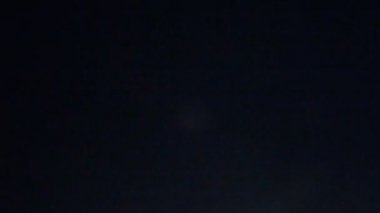 gece havai fişek gökyüzünde bir tatil için.