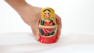 Matryoshka Bebekler içeriden 100 dolarlık banknot almış