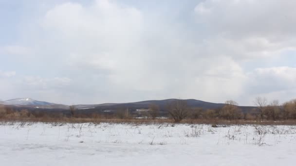 Paisaje, cielo azul con nubes timelapse — Vídeos de Stock