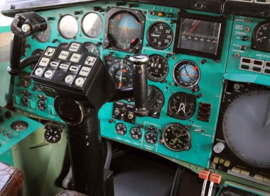 Uçağın kokpit tu-144.