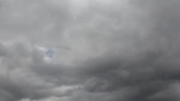 Nuages fumés sombres bouclables timelapse du soir — Video