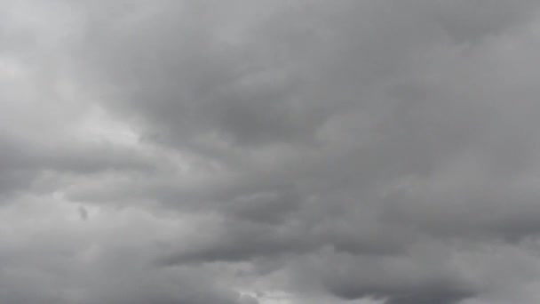 Nuages fumés sombres bouclables timelapse du soir 
