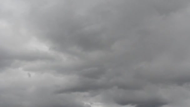 Nuages fumés sombres bouclables timelapse du soir — Video