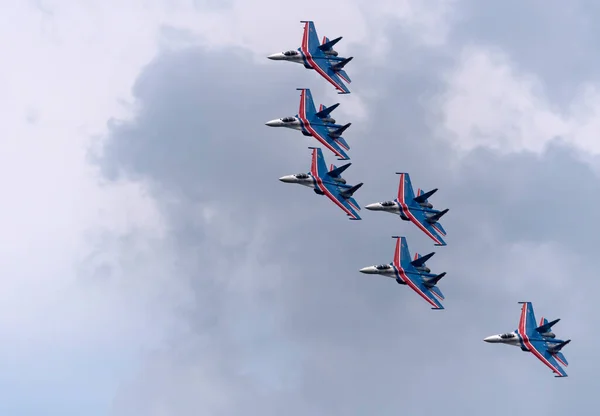 Kubinka Russia May 2021 Αεροβική Ομάδα Ρώσων Ιπποτών Στα Αεροπλάνα — Φωτογραφία Αρχείου