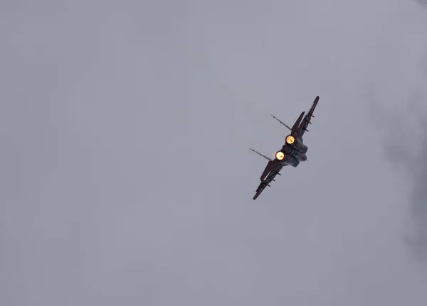 モスクワロシアZhukosky飛行場31 8月2019 エアロビクスチームは 国際航空宇宙サロンMaks 2019のMig 29飛行実証飛行を迅速化 — ストック写真