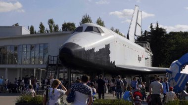 MOSCOW, RUSSIA - 23 Nisan 2019: Bir sergide Sovyet yeniden kullanılabilir uzay mekiği 