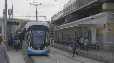 MOSCOW - 27 Temmuz: Moskova taşımacılık tramvayı VDNKh tarafından 27 Temmuz 2019 tarihinde Moskova, Rusya 'da.