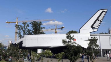 MOSCOW, RUSSIA - 23 Nisan 2019: Bir sergide Sovyet yeniden kullanılabilir uzay mekiği 