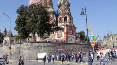 MOSCOW - 27 JULE: The Saint Basil 's (Diriliş) Katedrali Moskova' da 27 Temmuz 2019 tarihinde Moskova, Rusya.