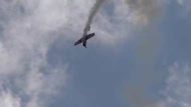 MOSCOW REJON, CHERNOE HAVA 22 Mayıs 2021: Uçak yak-52 Gökyüzü havacılık festivali, teori ve uygulama.