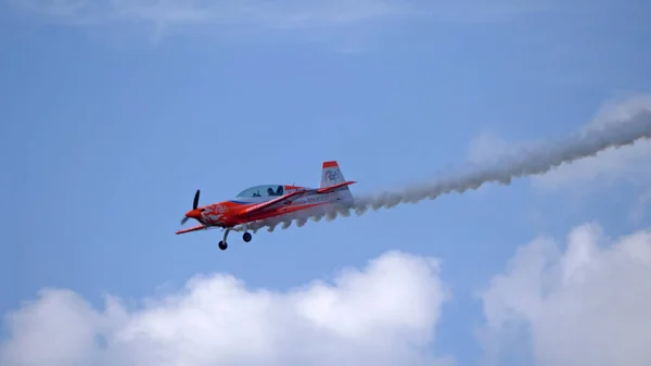 Regione Mosca Chernoe Airfield Maggio 2021 Aeroplano Extra 300 Sky — Foto Stock