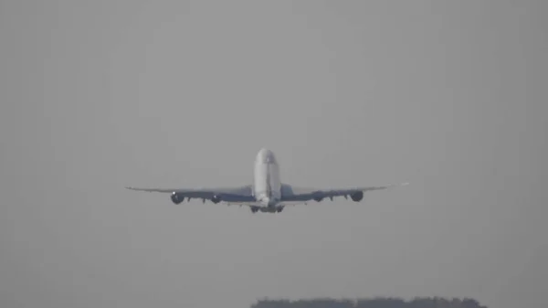 Moscow Russia Junho 2019 Decolagem Avião Passageiros Uma Pista Aeroporto — Fotografia de Stock