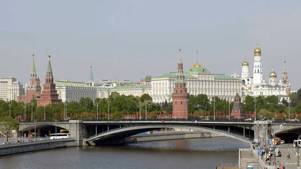 Солнечный Летний День Московский Речной Залив Кремлин — стоковое фото