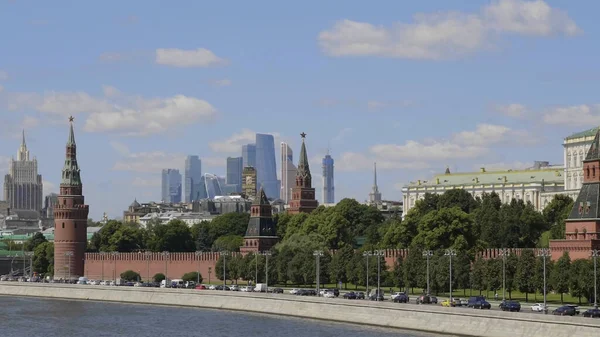 Солнечный Летний День Московский Речной Залив Кремлин — стоковое фото