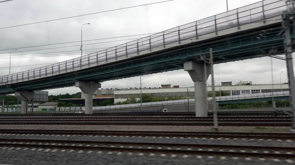 Vista Dos Trilhos Ferroviários Travessas Que Correm Fora Janela Trem — Fotografia de Stock