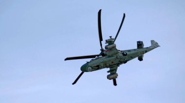 ZHUKOVSKY, RUSSIA - SEPTEMBER 01, 2019: Kamov Ka-52 Timsah saldırı helikopteri MAKS-2019, Rusya.