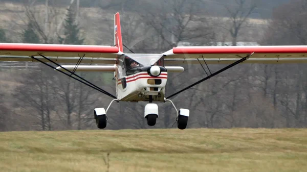 Kleines Flugzeug Für Chemische Feldarbeiten — Stockfoto