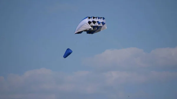 Cerf Volant Couleur Planant Dans Ciel — Photo