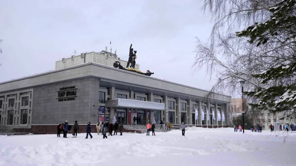 Barnaul Hazi Ran Ocakta Rusya Nın Barnaul Kentinde Kış Tiyatrosu — Stok fotoğraf
