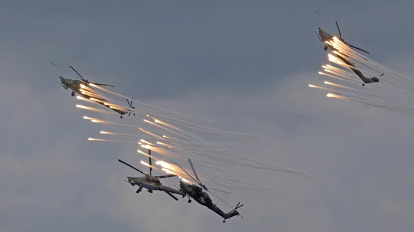 Kubinka Russia Mayıs 2021 Saldırı Helikopterleri Mil Strizhi Aerobatik Ekibi — Stok fotoğraf