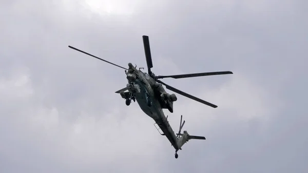 Kubinka Russia 2021年5月15日 攻击直升机Mil Strizhi特技飞行队30周年活动 — 图库照片