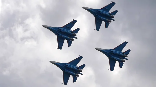 Moscú Rusia Zhukovsky Airfield Julio 2021 Equipos Acrobáticos Caballeros Rusos —  Fotos de Stock