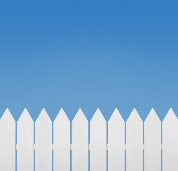 Dřevěný plot proti jasné obloze — Stock fotografie