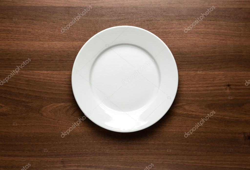 Empty plate with copy space