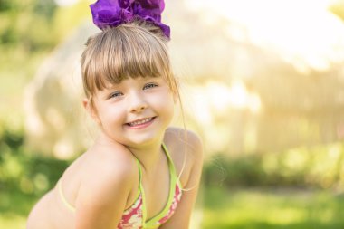 Şirin küçük kız.