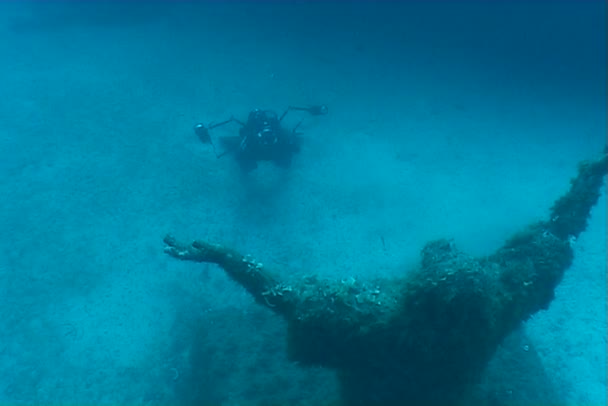 Jesus Malta underwater diving video — Stock Video