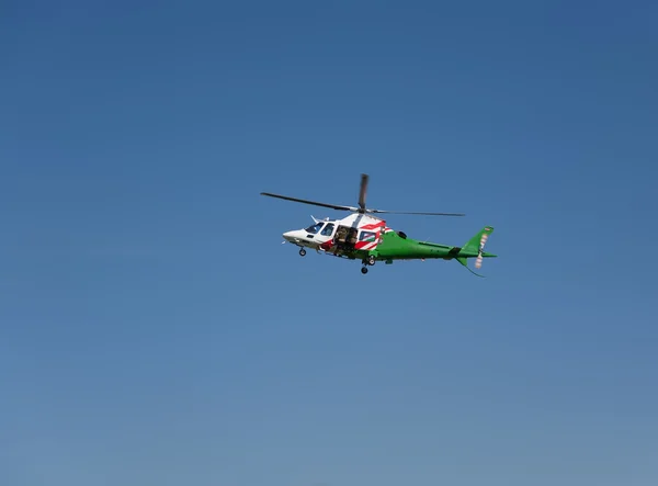 Helikopter i sky air show — Stockfoto