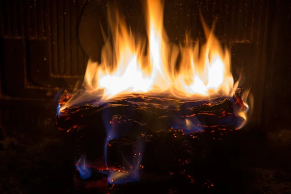 燃烧的壁炉 — 图库照片