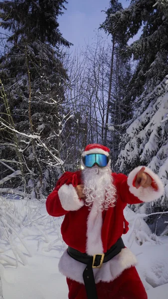 Retrato Santa Claus Gafas Esquí Bosque Invierno Tiempo Navidad Imágenes de stock libres de derechos
