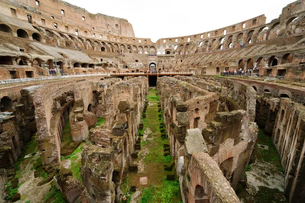 Uvnitř Kolosea v Římě, Itálie — Stock fotografie
